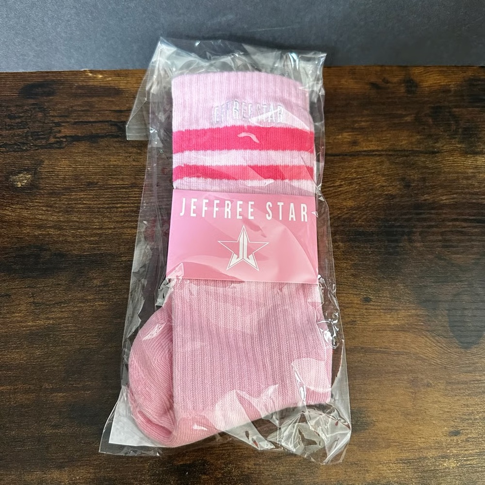 Jeffree Star pink socks! 💕💕